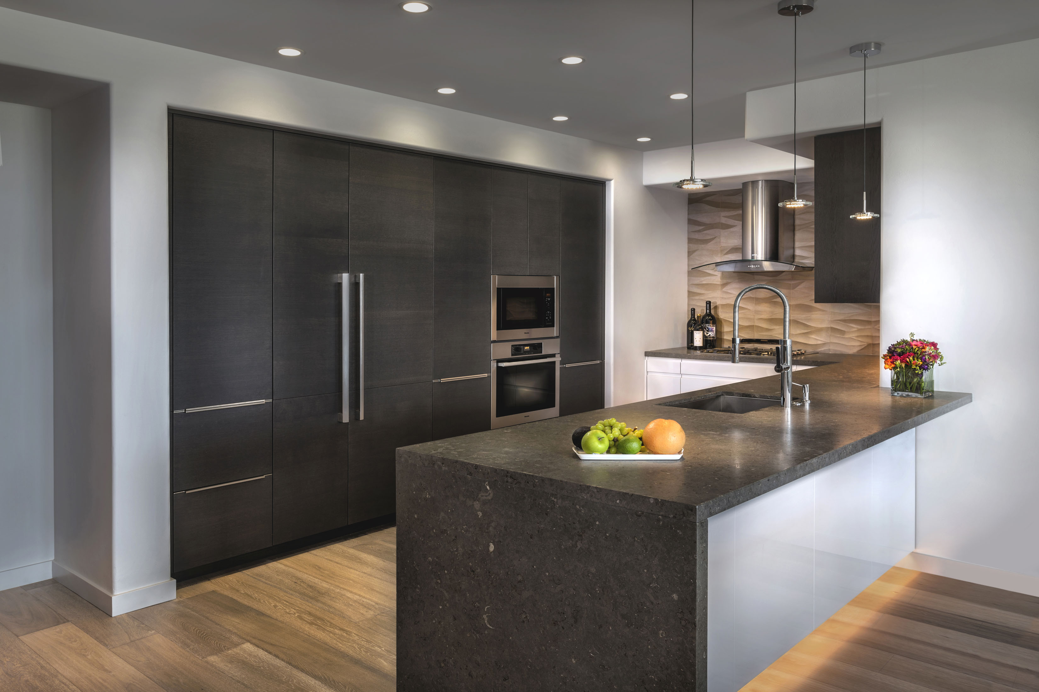 rational high gloss lacquer and dark oak cabinetry